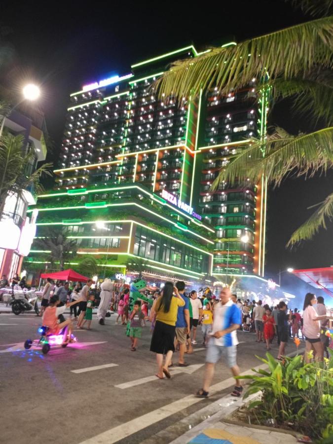 Flamingo Hải Tiến, Deluxe Room Sea View, 2 phòng, ban công rộng và có bồn tắm massage - B&B Hoằng Hóa