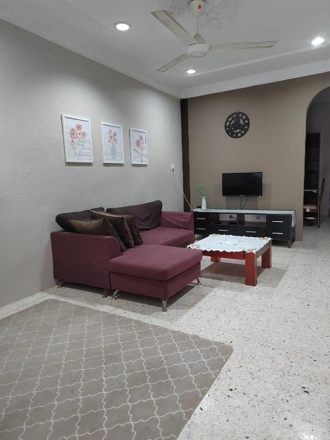 Fidfood Kangar Homestay - B&B