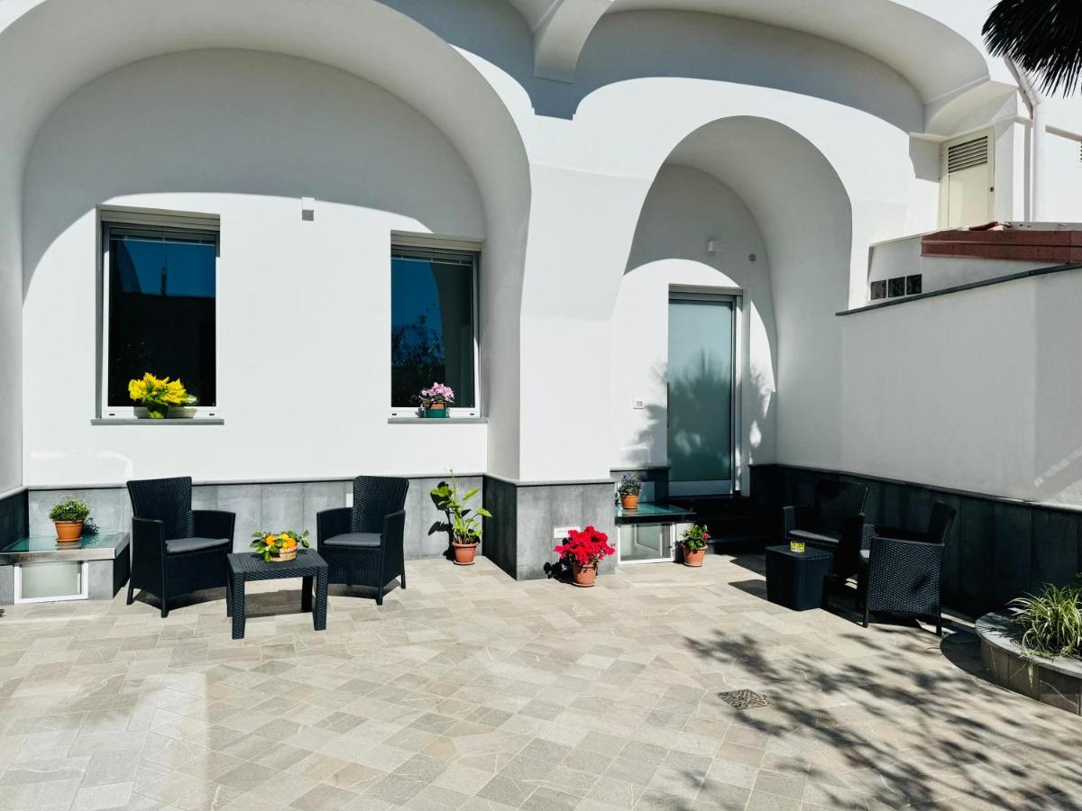 YourHome - L'Ammiraglio Apartments - B&B Meta