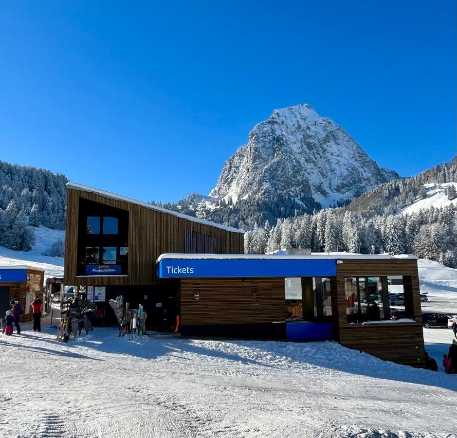 Ferienwohnung Brunni-Lodge direkt im Skigebiet - B&B Alpthal
