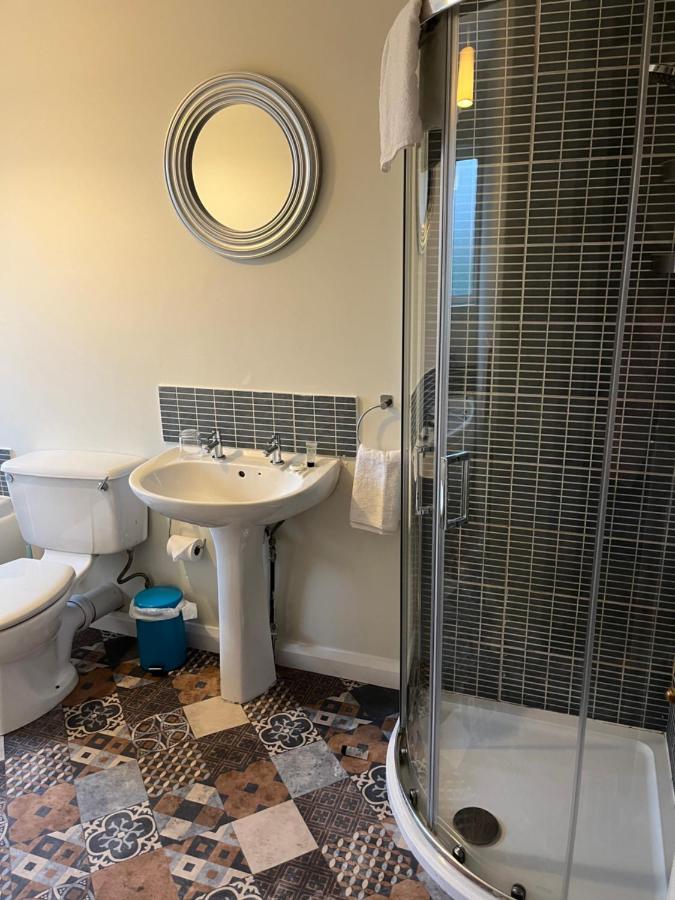 Single Room with Private External Bathroom