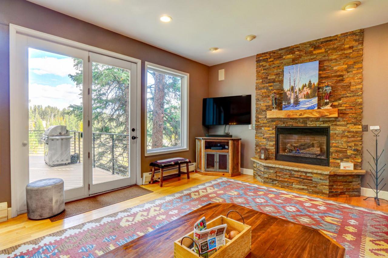 Mtn-View Breck Home with Hot Tub about 1 Mi to Ski Lift! - B&B Breckenridge