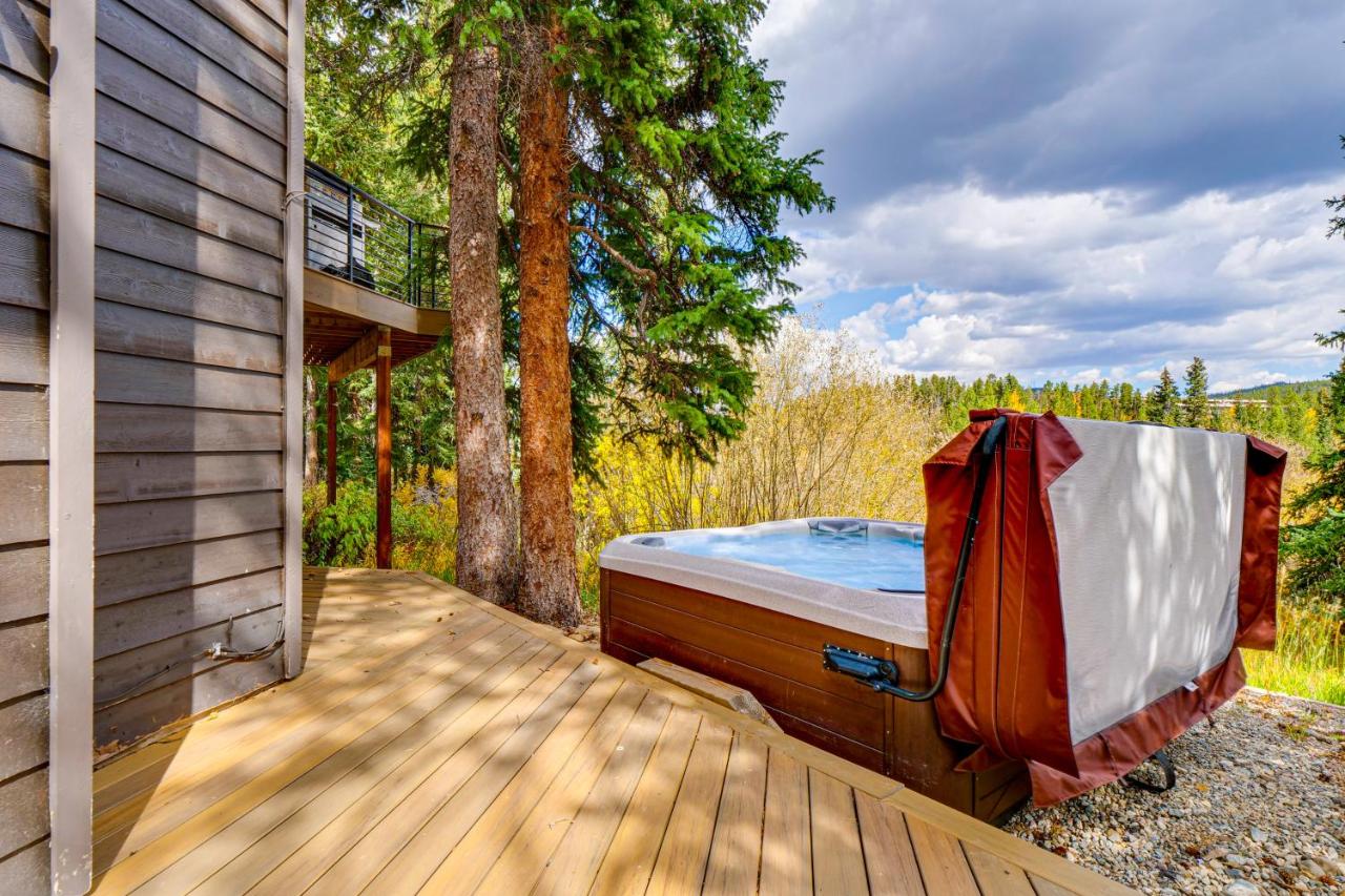 1 Mi to Ski Lift: Mtn-View Breck Home w/ Hot Tub! - Chambres d'hôtes Breckenridge