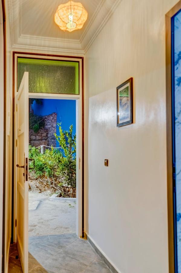 Deluxe One-Bedroom Apartment with Ocean View