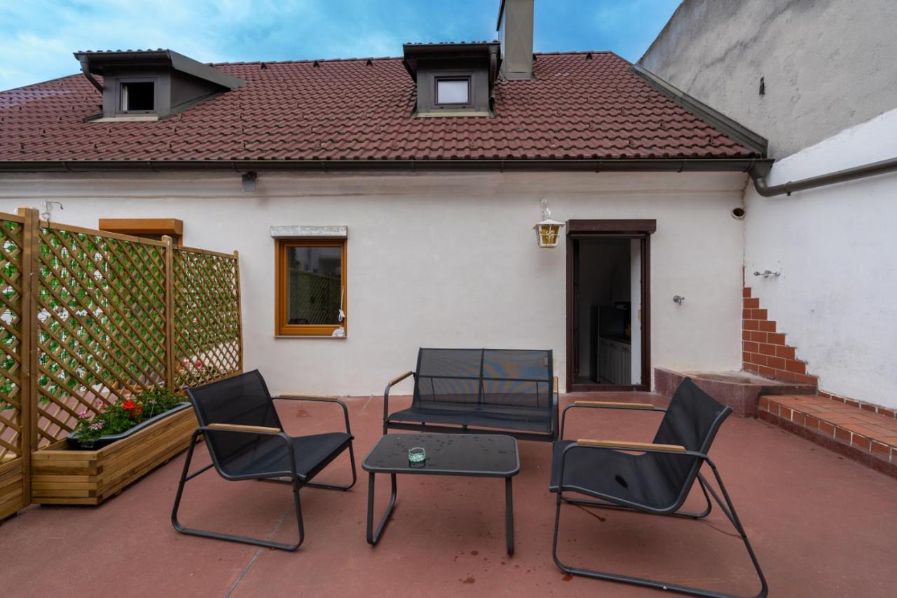 One-Bedroom Apartment with Terrace