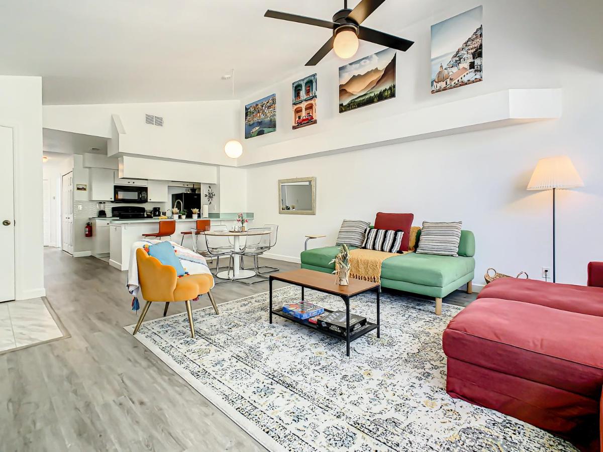 La Casa Mediterranean! 3 Bedroom Condo Near Disney! - Chambres d'hôtes Kissimmee