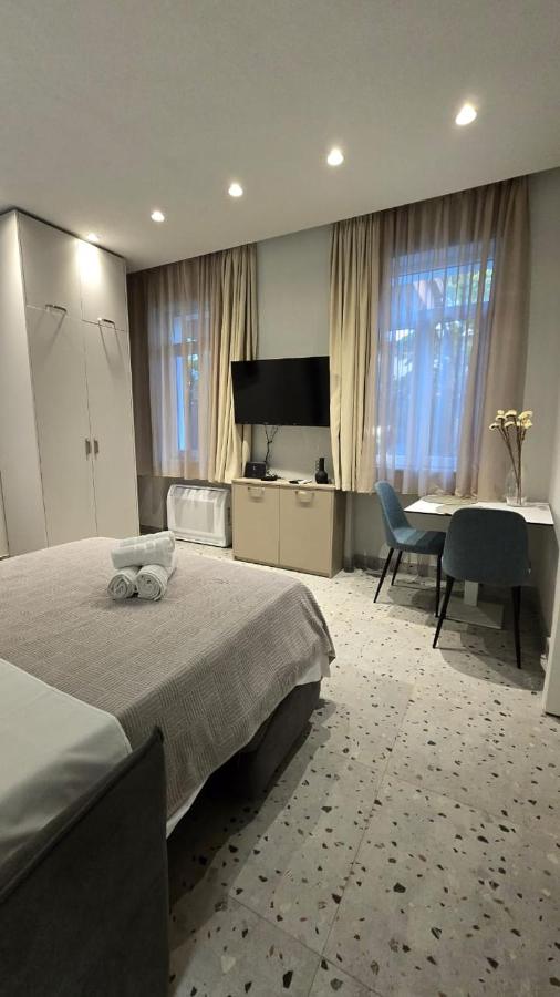 Apartment Dora 2, beach apartment - Ferienwohnung Tivat