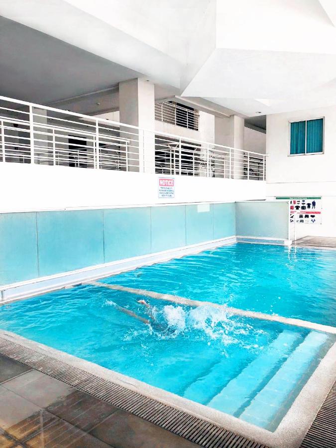Next to SM Mall, Modern 1BR with Balcony & Pool - B&B Cagayan de Oro