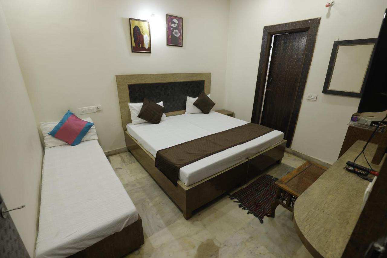 Near Taj Mahal-Basil Inn Home Saty Agra - Chambres d’hôtes