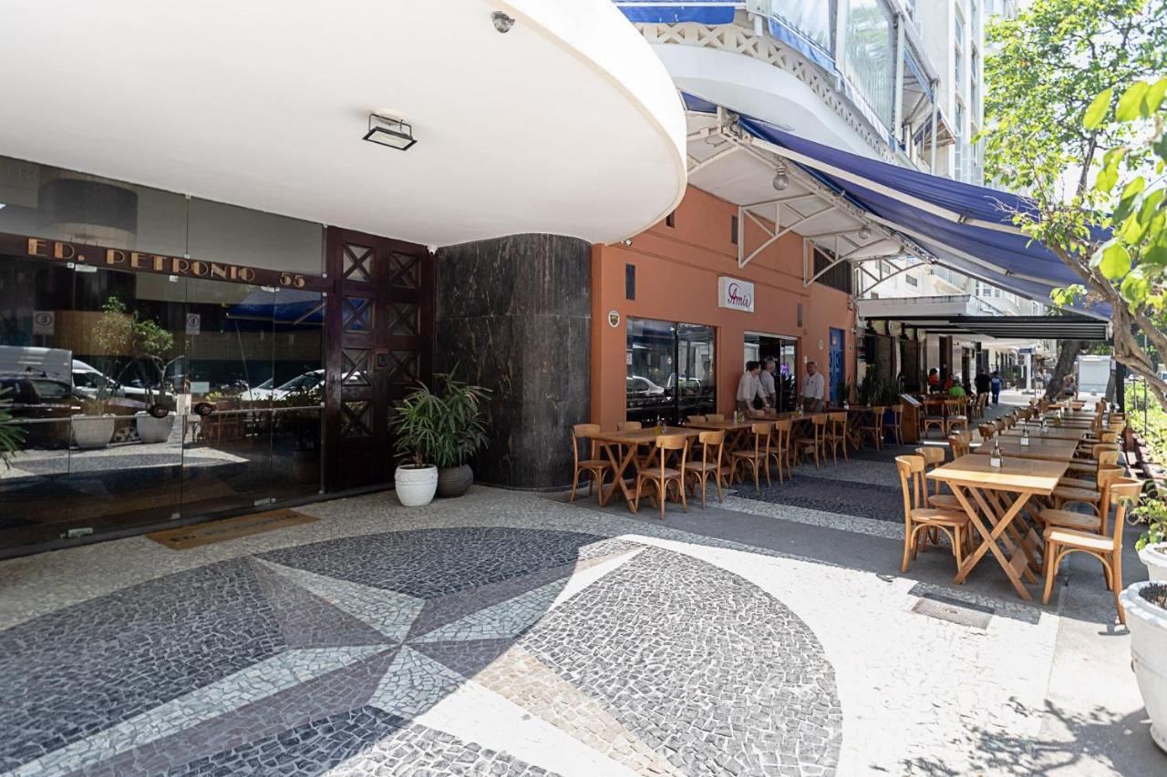 Apartamento em Copacabana com Varanda 2 quartos - B&B