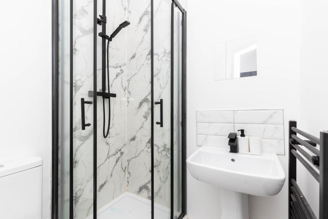 Modern Studio in Nottingham Convenient Location with All Amenities - B&B