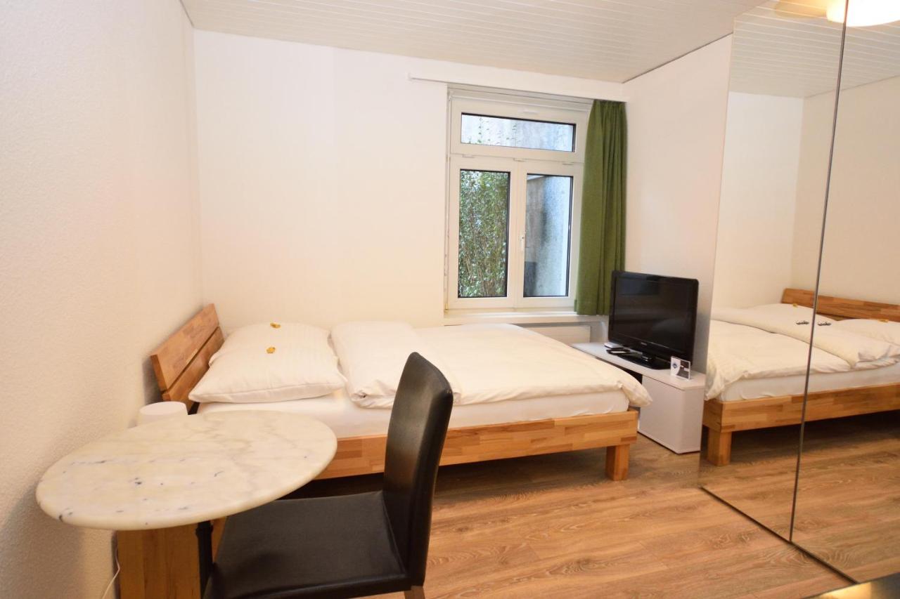 Main Station Studio - Color 1 - Chambres d’hôtes Zurich