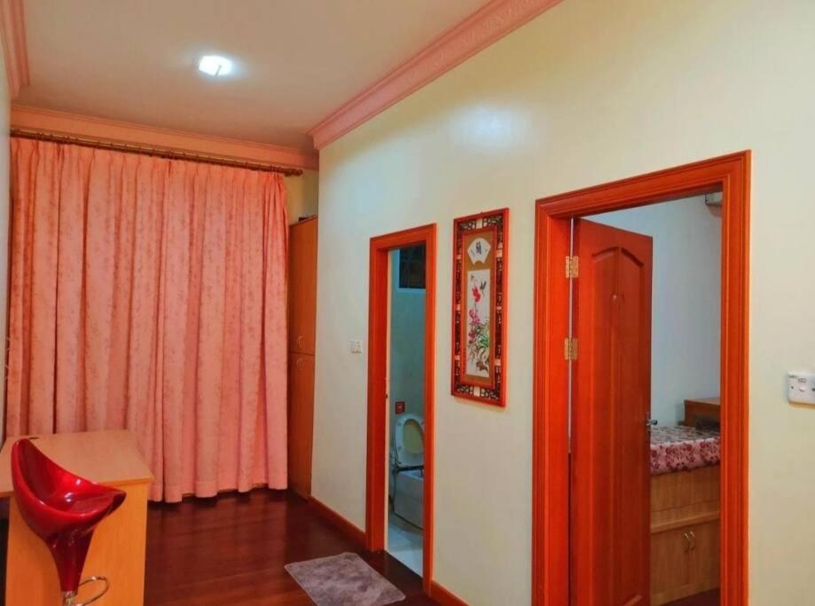 AT Unicorn Homestay Sibu - Large Parking, High-Speed WiFi, Wedding House - Bed and Breakfast