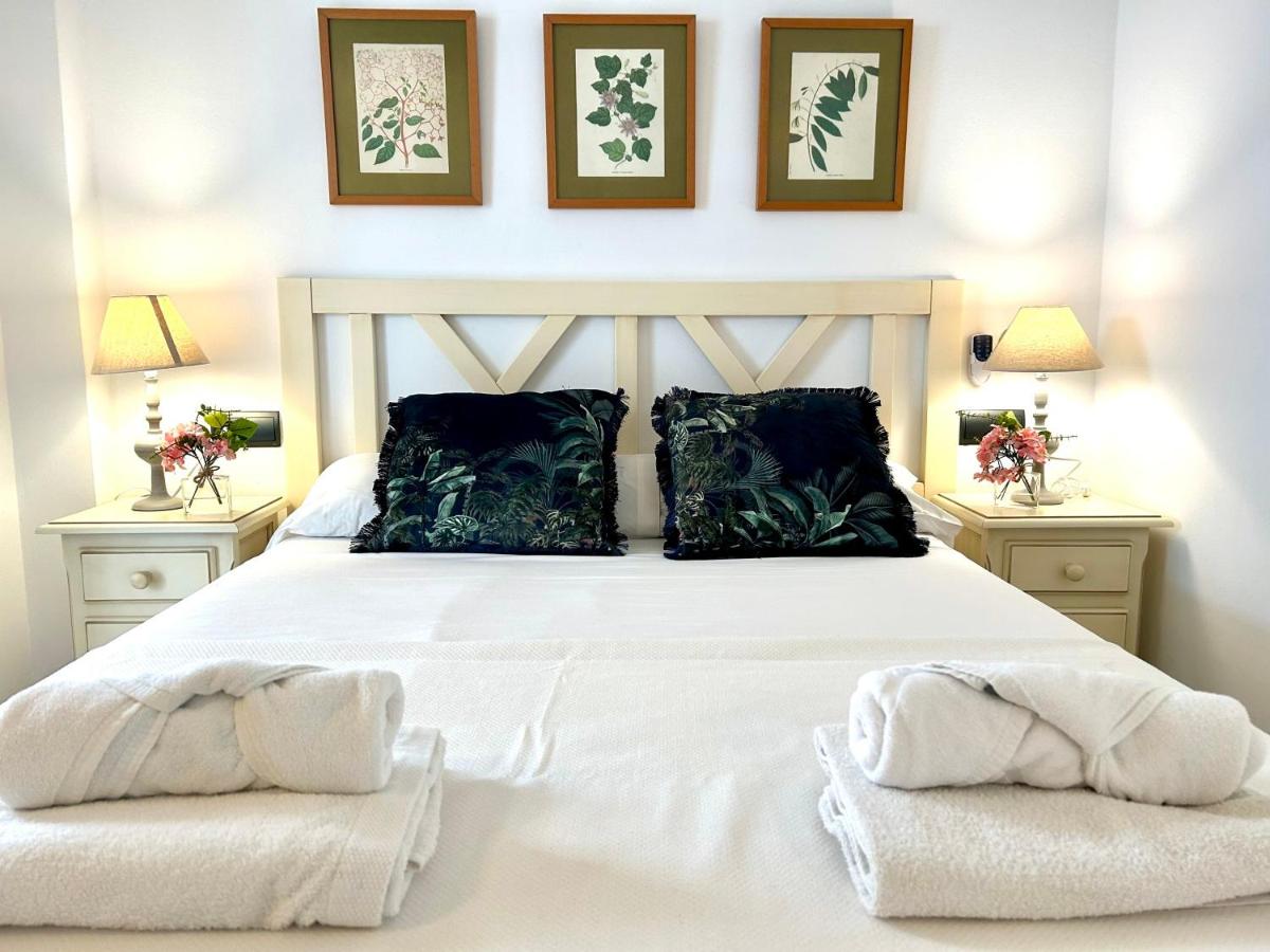 GATU Faro con Parking gratis, "preferente para mayores de 21 años y familias " - B&B Puerto de Santa María