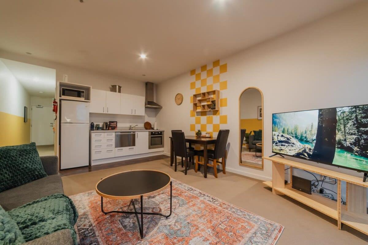 Linwood Luxe Your Elegant 1BR Oasis on Cashel - B&B