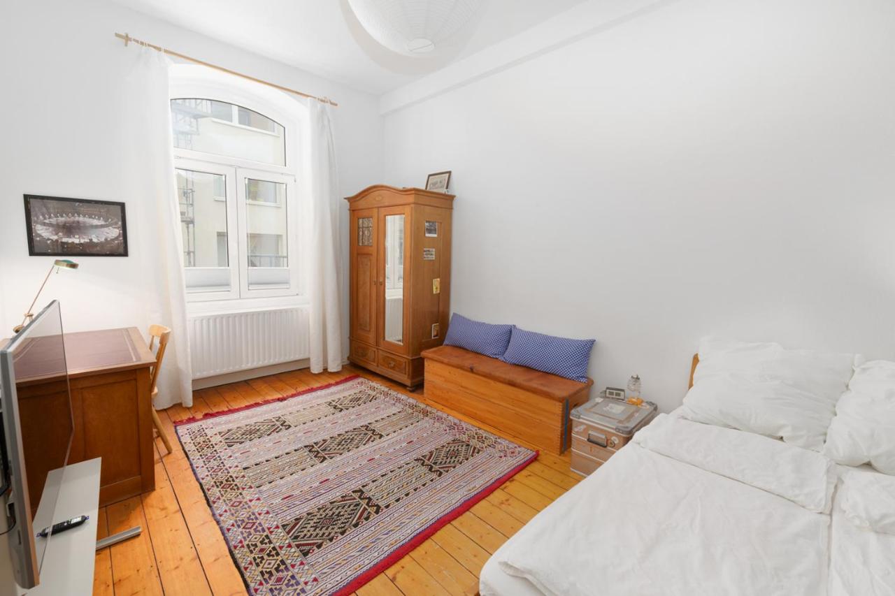 Ruhiges Altbau-Apartment in bester Lage - Bed and Breakfast