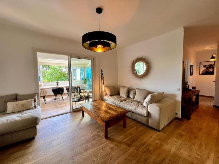 Rêve d'été, villa avec piscine et cheminée - Bed and Breakfast Seillans