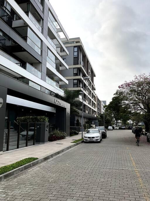 Apto Elegante com Localização Privilegiada e Rooftop incrível - B&B