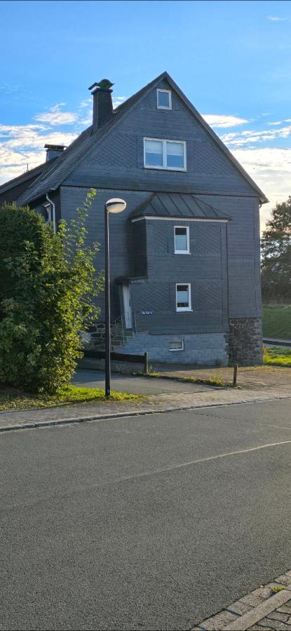 Schieferstübchen Winterberg Ferienwohnung für 10 Personen - Bed and Breakfast