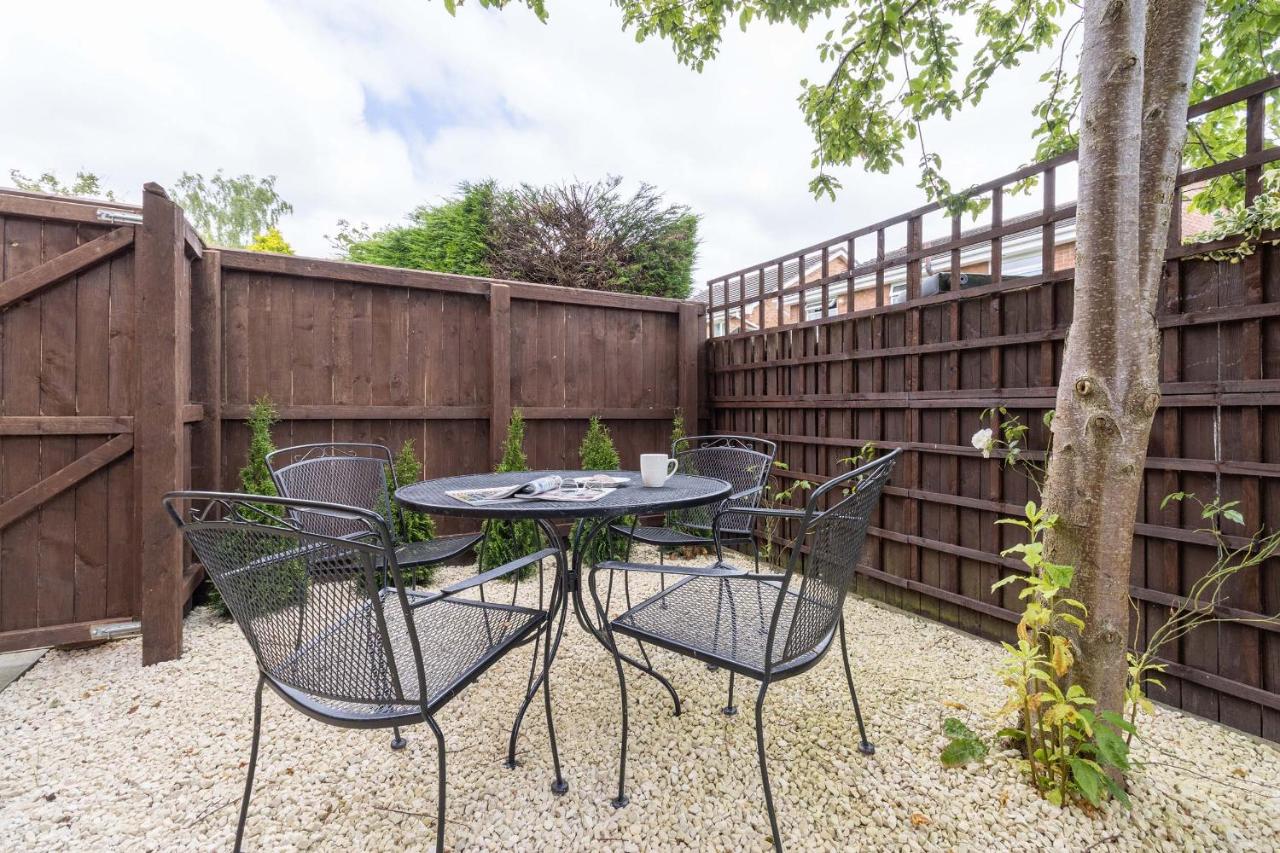 Stylish one bedroom garden suite - Bed and Breakfast