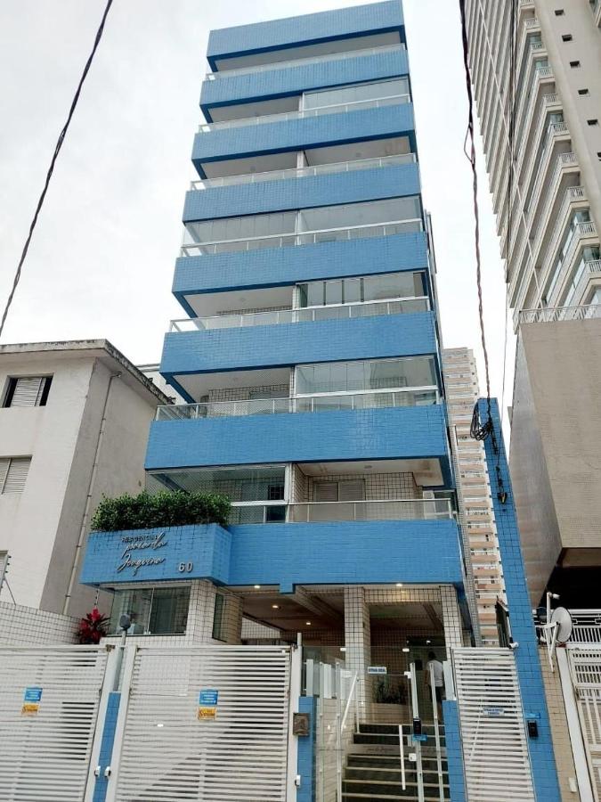 064 Aviação Beira Vista Mar - 1 quarto - 15 metros da praia - WI FI 300mbps e TV canais à cabo - ESTACIONAMENTO Gratuito - B&B