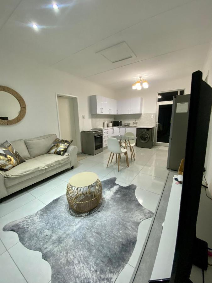 Zahara Cousy Home - B&B