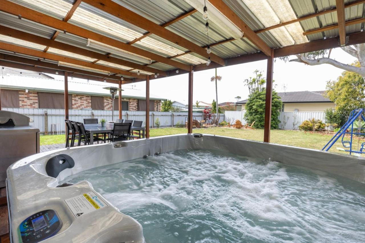 Villa Maris - Pet Friendly with Spa & Fire Pit - B&B
