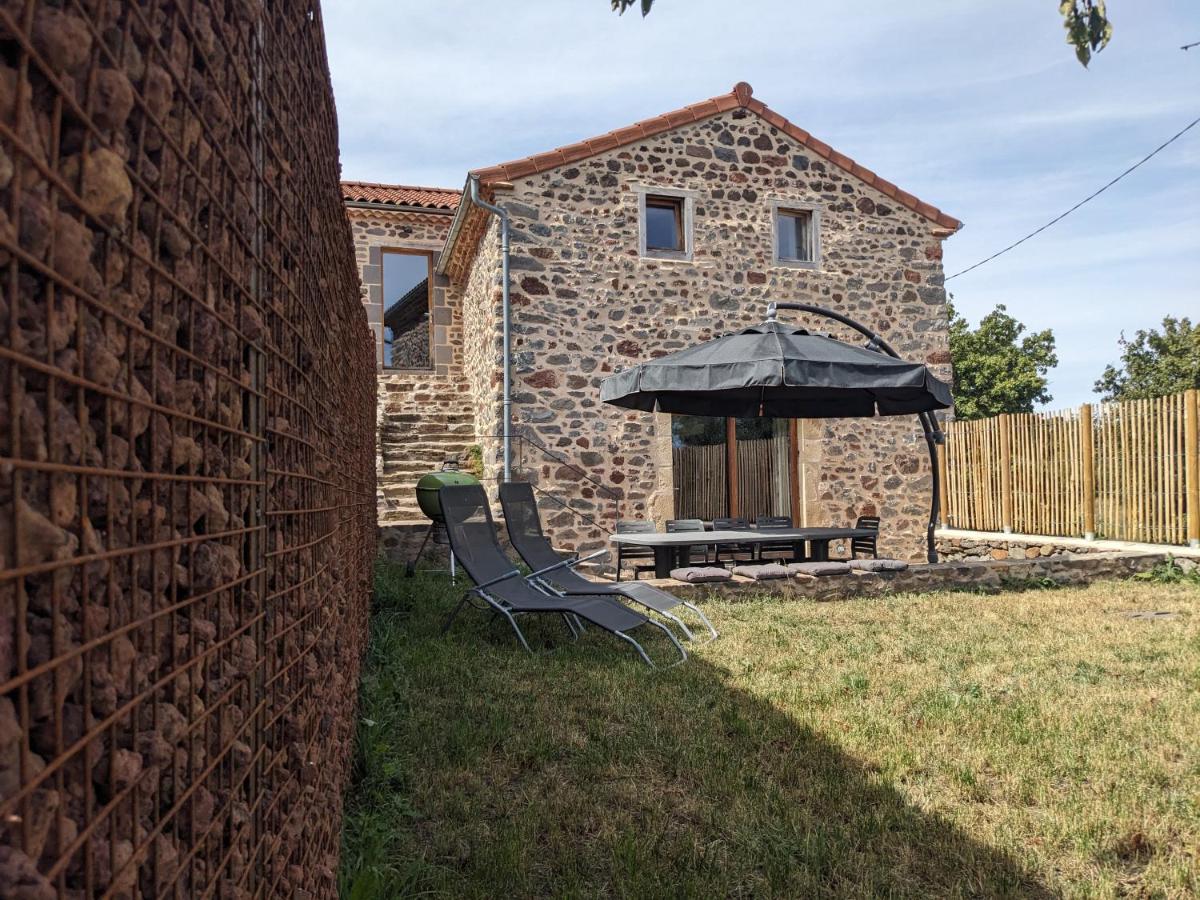 L'Etable - Le Hameau des Volcans, Maison de Vacances Luxe & Confort - Bed and Breakfast Saint-Just-près-Brioude