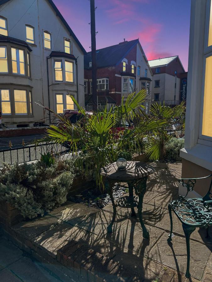 Granada Apartments at Pleasure Beach - B&B Blackpool