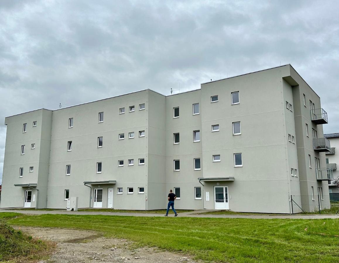 Apartamento de 1 dormitorio con jardín