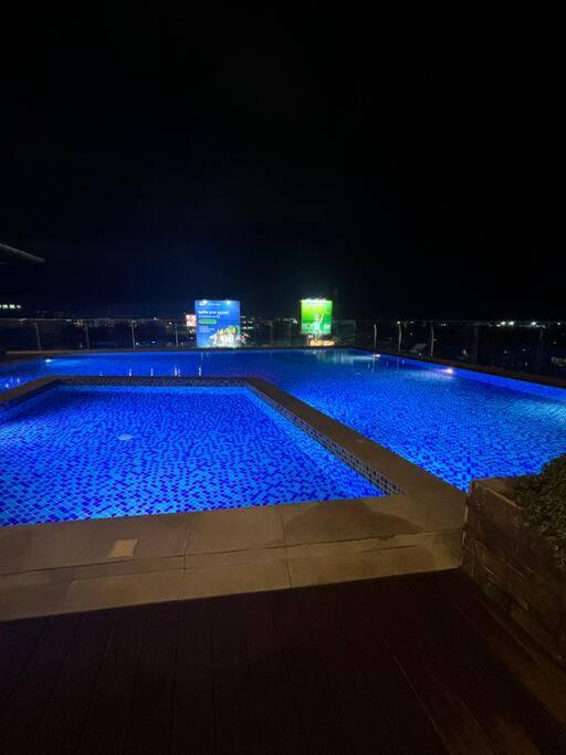 A cozy home feel with a city view - The Capitol at Sitari - B&B Bacólod