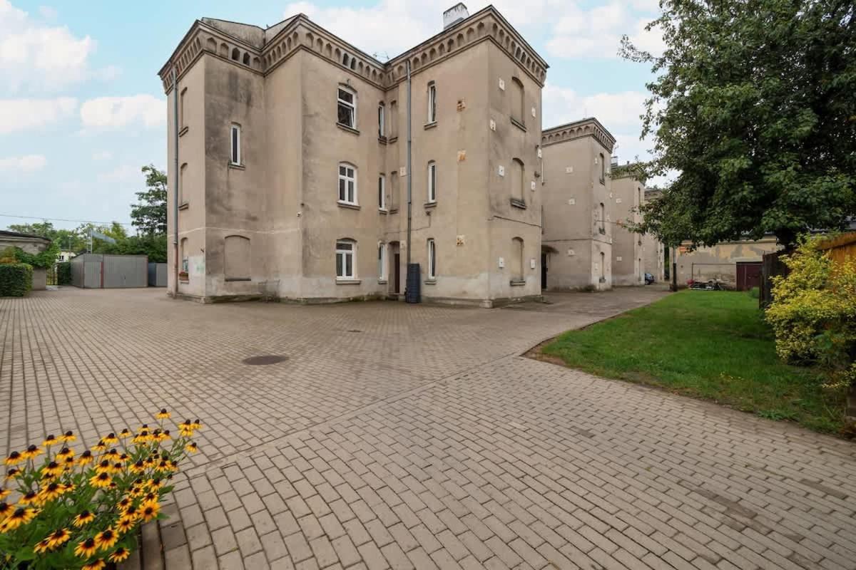 Cosy Apartment in Łódź with Parking Niciarniana by Noclegi Renters - Ferienwohnung