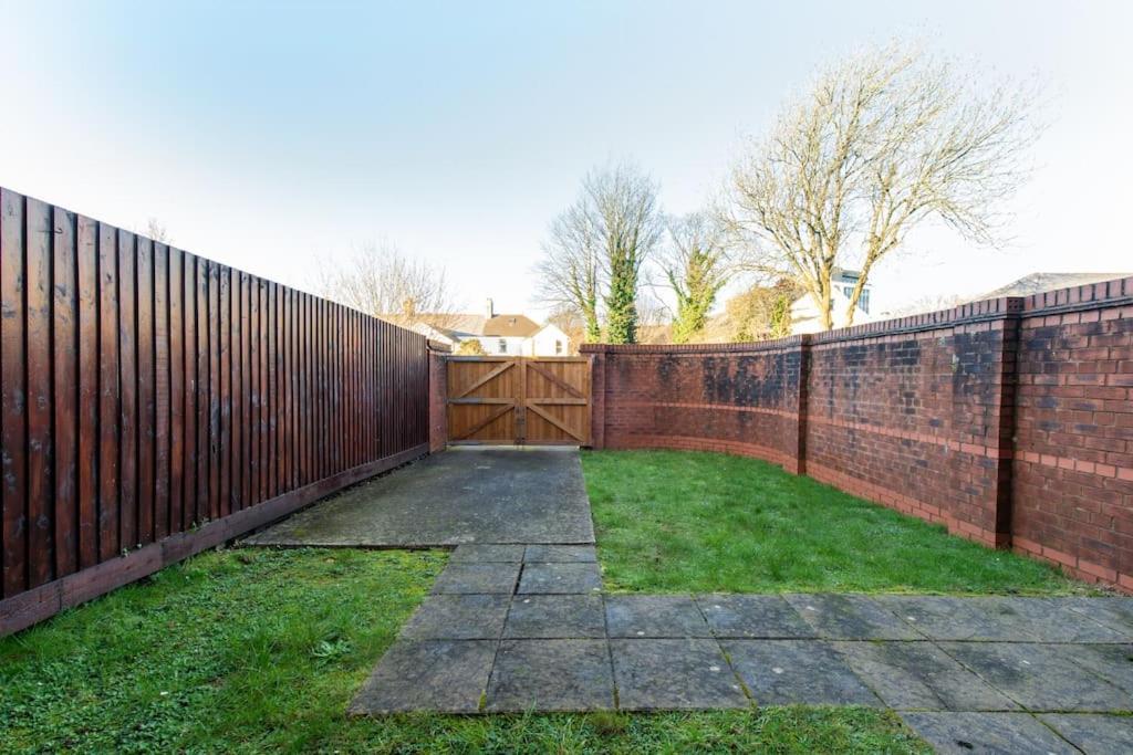 City centre 4 Bed house FREE parking walk to town - B&B
