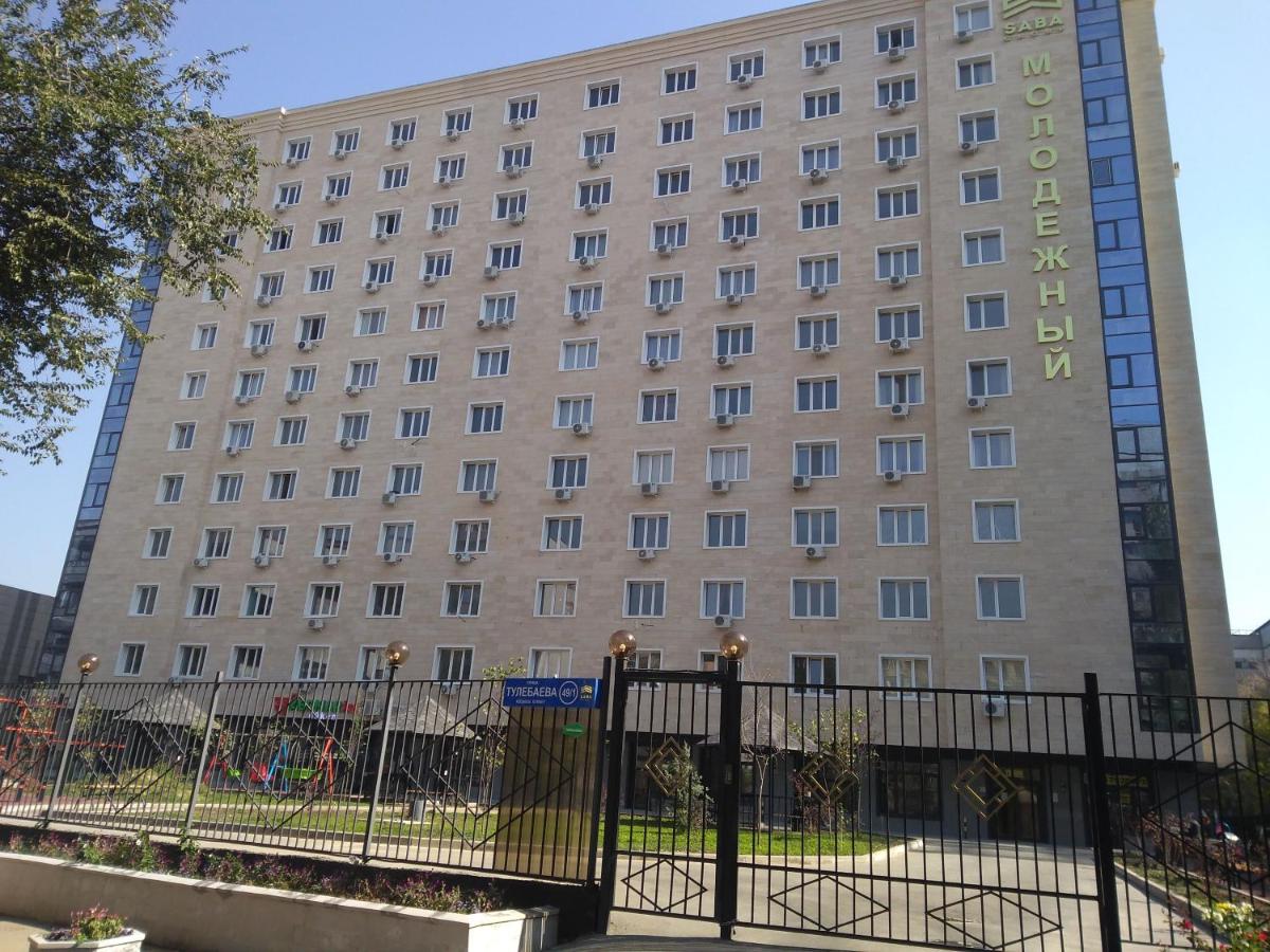 Лазурная студия в Молодежке - B&B