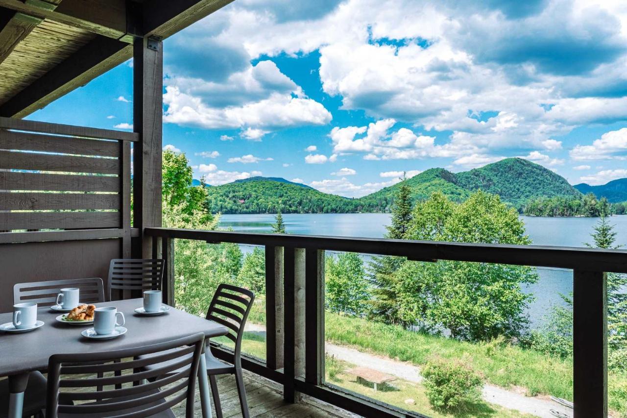 Condo overlooking Lac Superieur & mountain views - B&B Lac-Supérieur