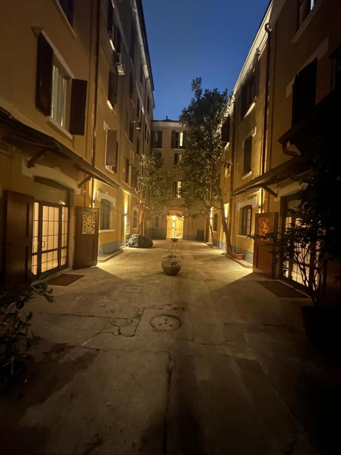 First Moon-Emme Loft - Bed and Breakfast Milaan