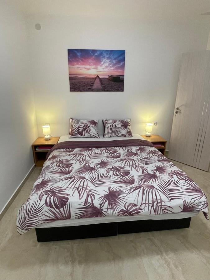 Home Alone Apartment - B&B Novi Sad