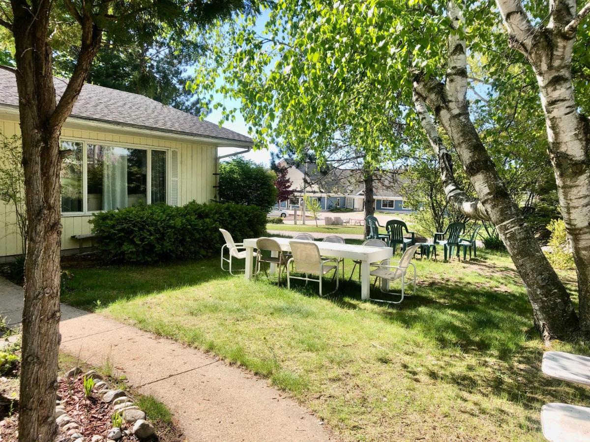 Suttons Bay Sunshine - B&B Suttons Bay