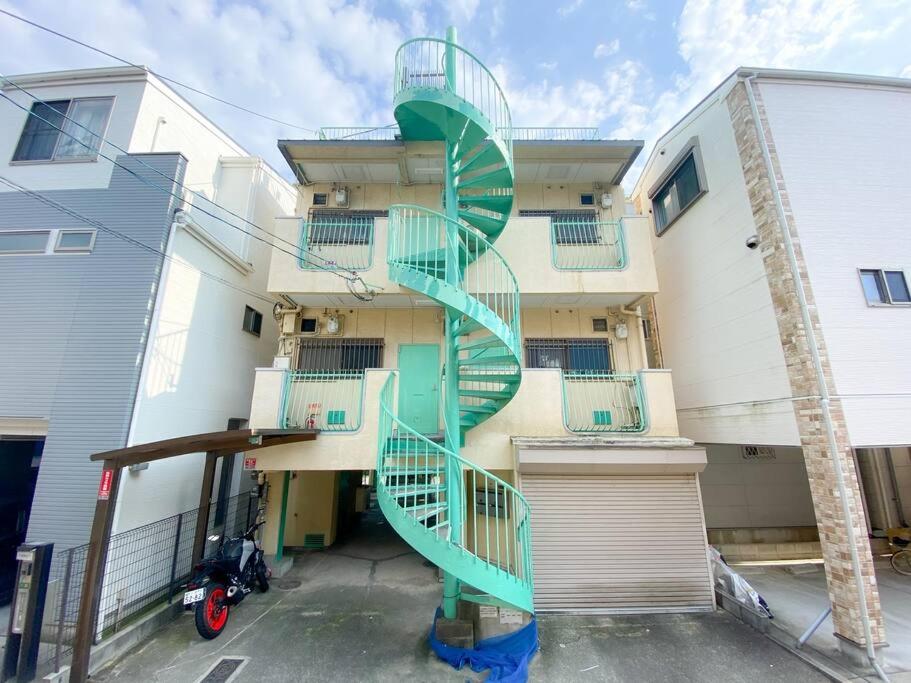 202 Grand Maison konohana 予約制駐車場,USJや海遊館に最適,駅から徒歩6分 - Chambres d’hôtes Osaka