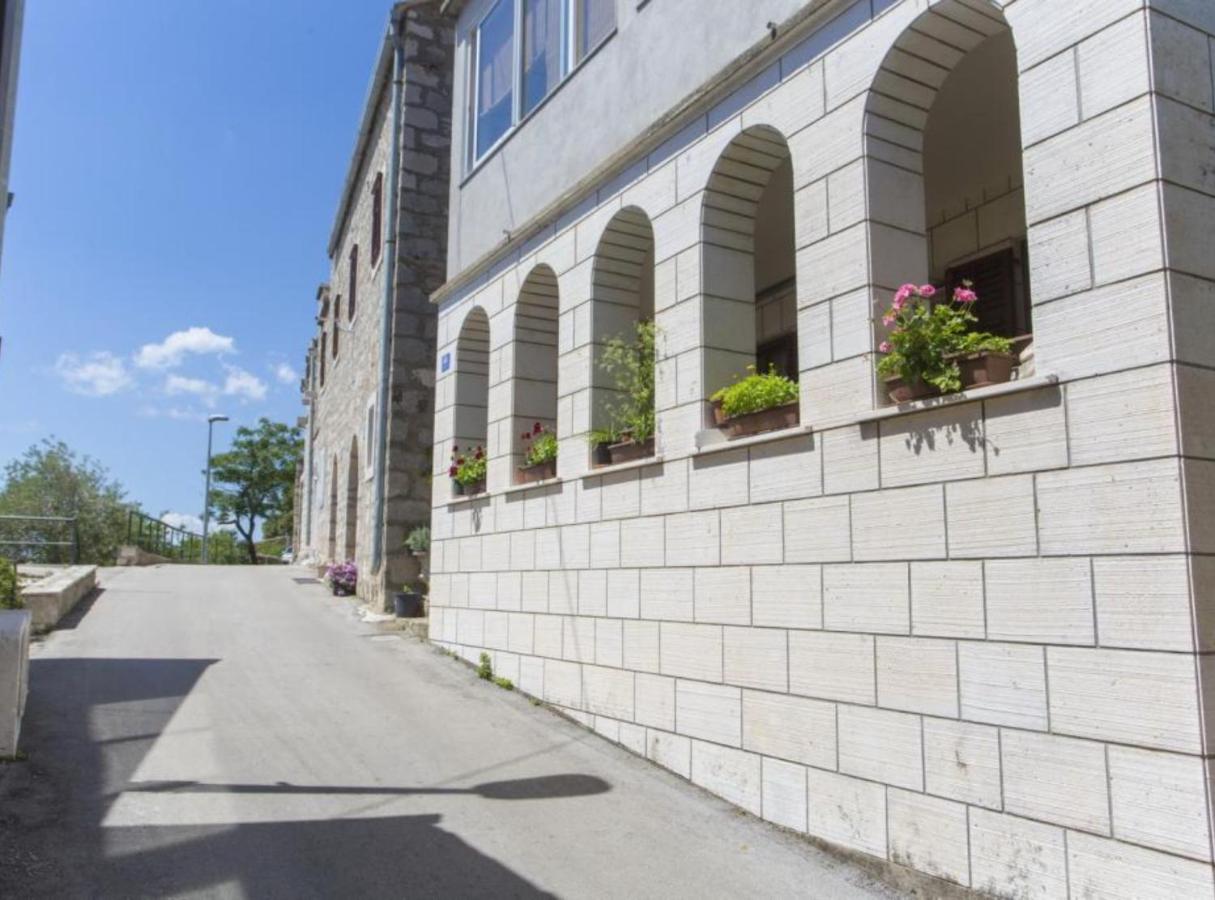 Beachfront Apartments Andrijević - B&B