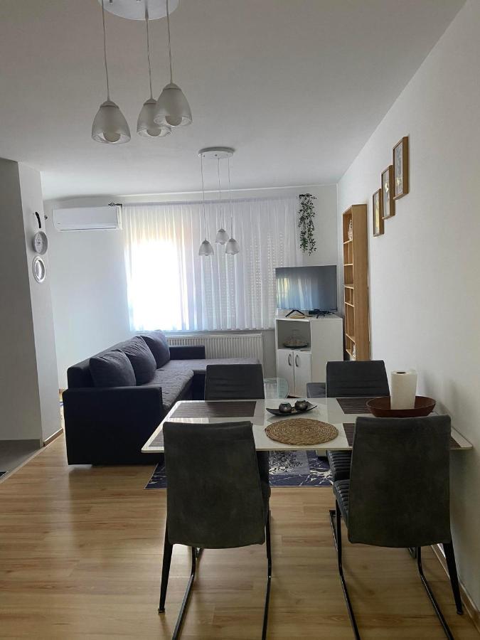 Stan Na Dan Pehlić - Apartments For The Day Cazin - B&B