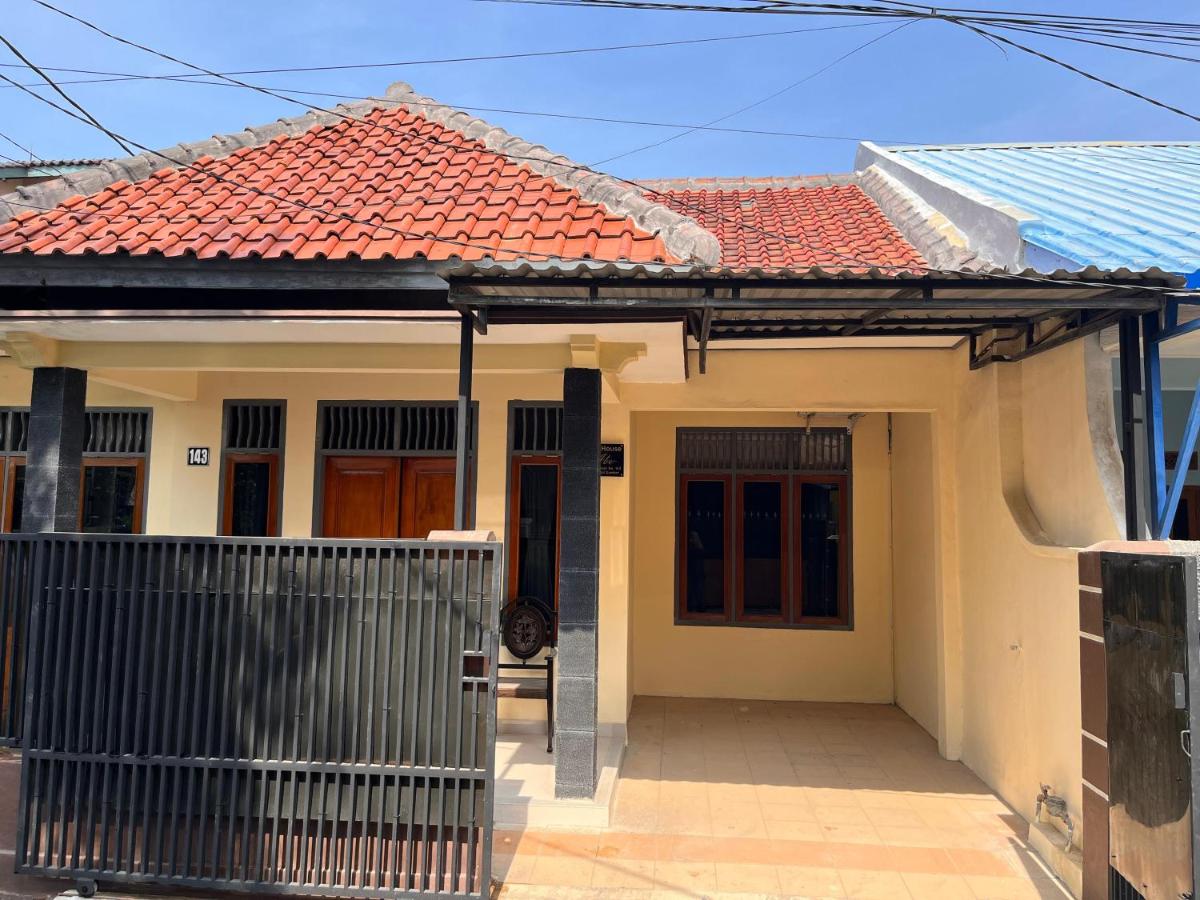 IBE Guest House - B&B Sumber