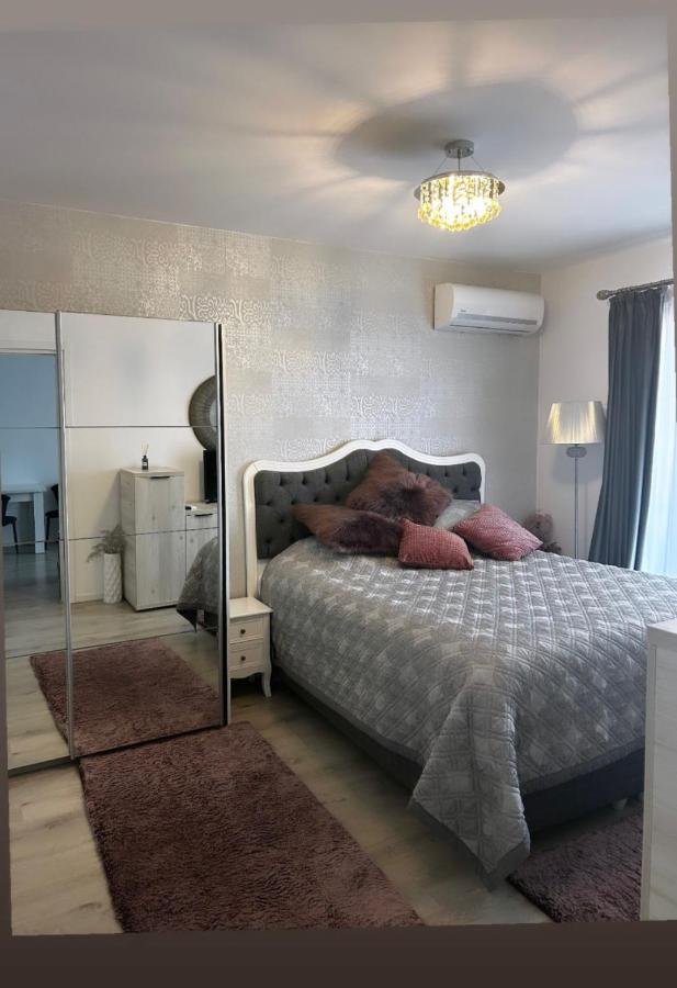 H Pipera Lake - B&B Poboru