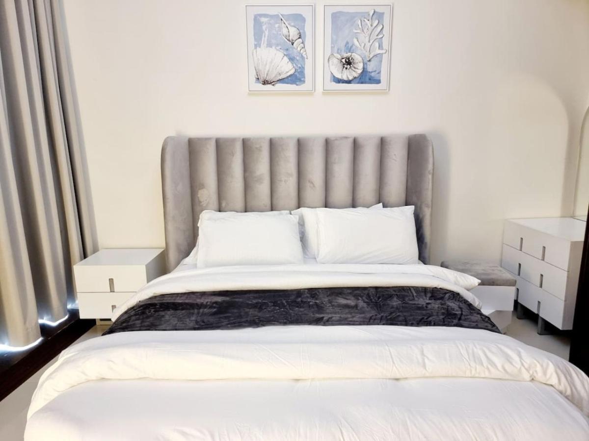 White one bedroom studio Manama - Bed and Breakfast