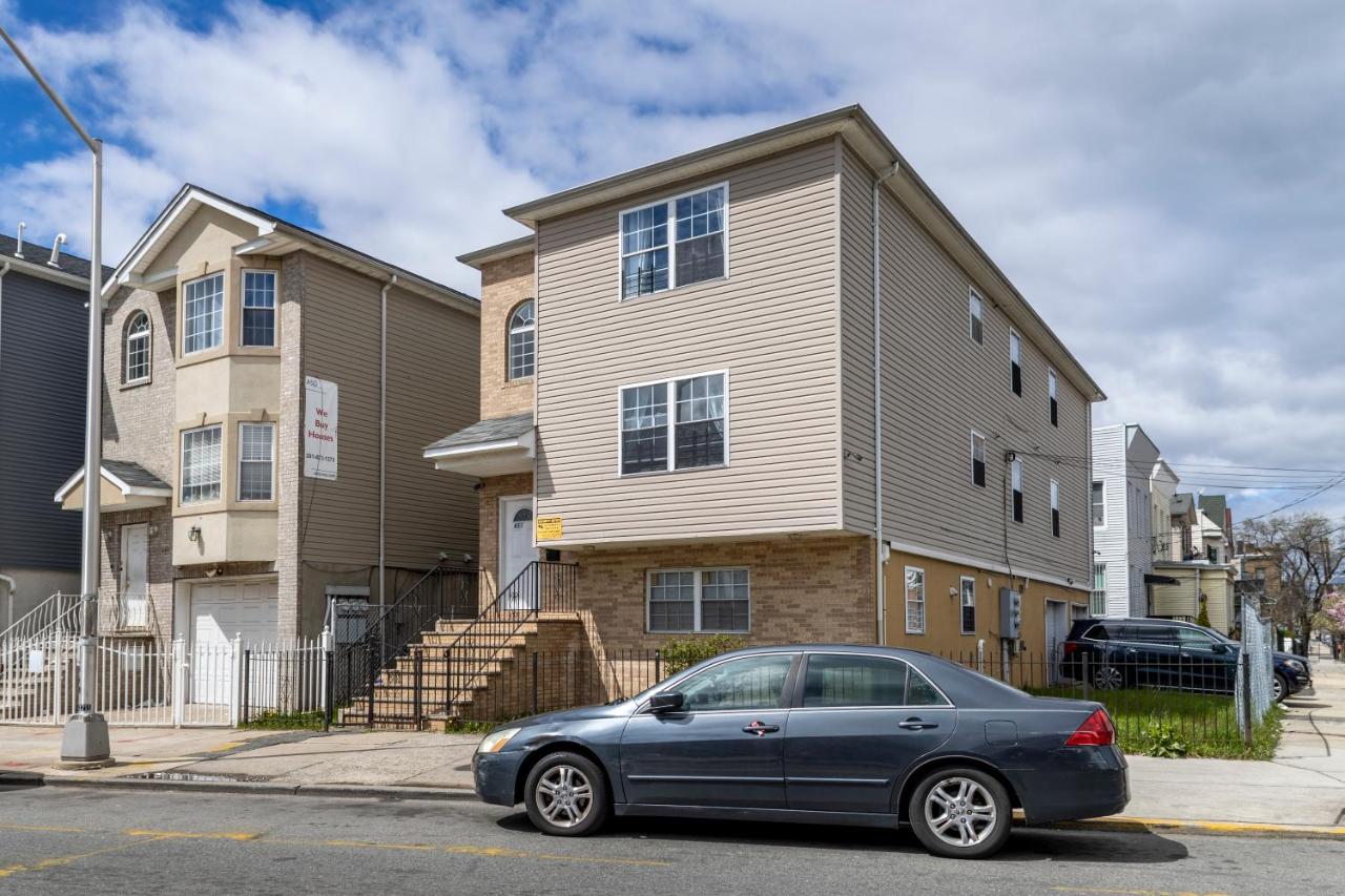 Huge 3BR Urban Gem just 3 miles to NYC plus Free Parking - B&B