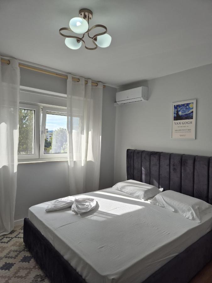 Mosaic Cane Apartment 2 - Bed and Breakfast Tirana