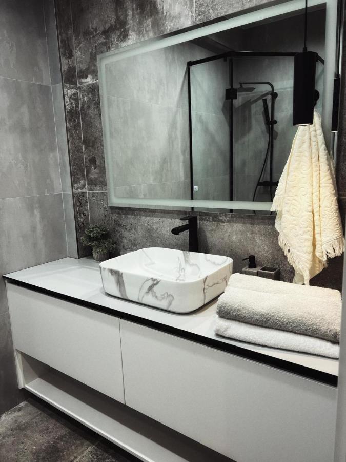 Tulip Residence & Rent Burebista Lux Apartament - B&B Chişinău