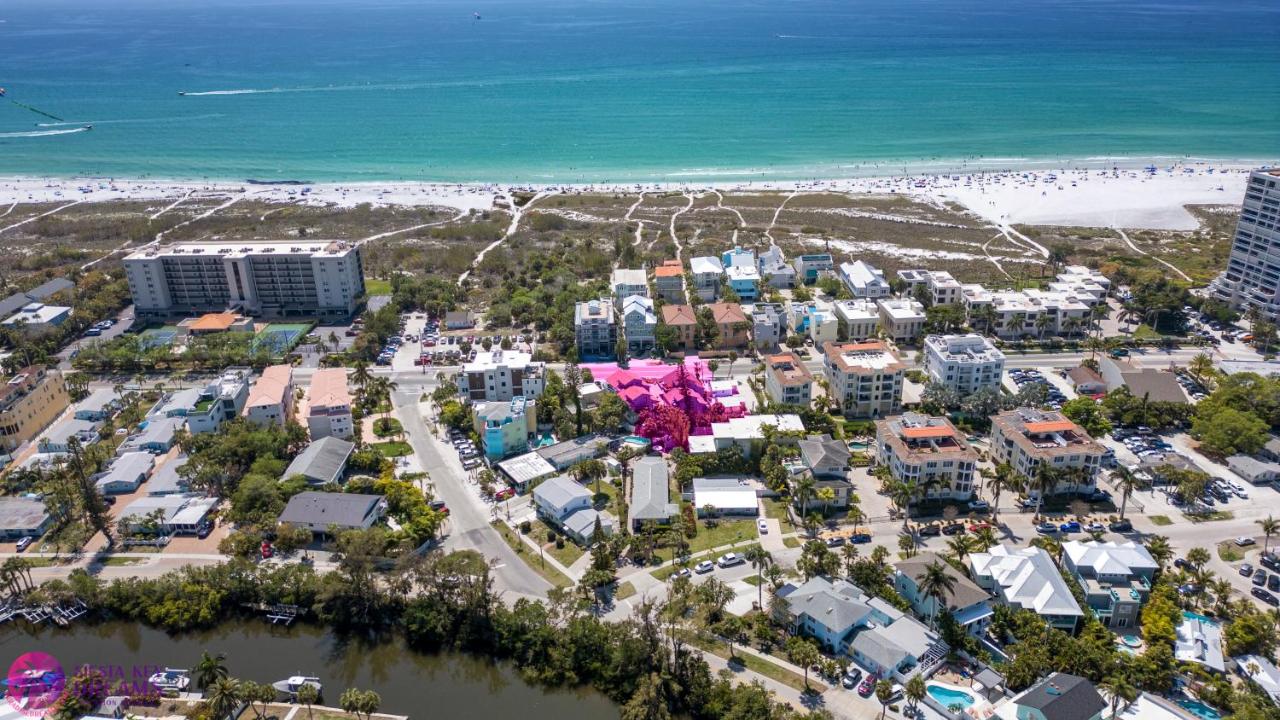 Beach Rd, 300ft to Beach Access & 500ft to Siesta Key Village, 1bdr - B&B Siesta Key