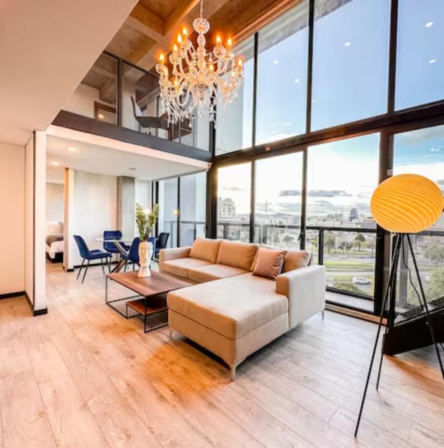 Skyline Suites - Elegant Living with Coworking & Scenic Views - B&B