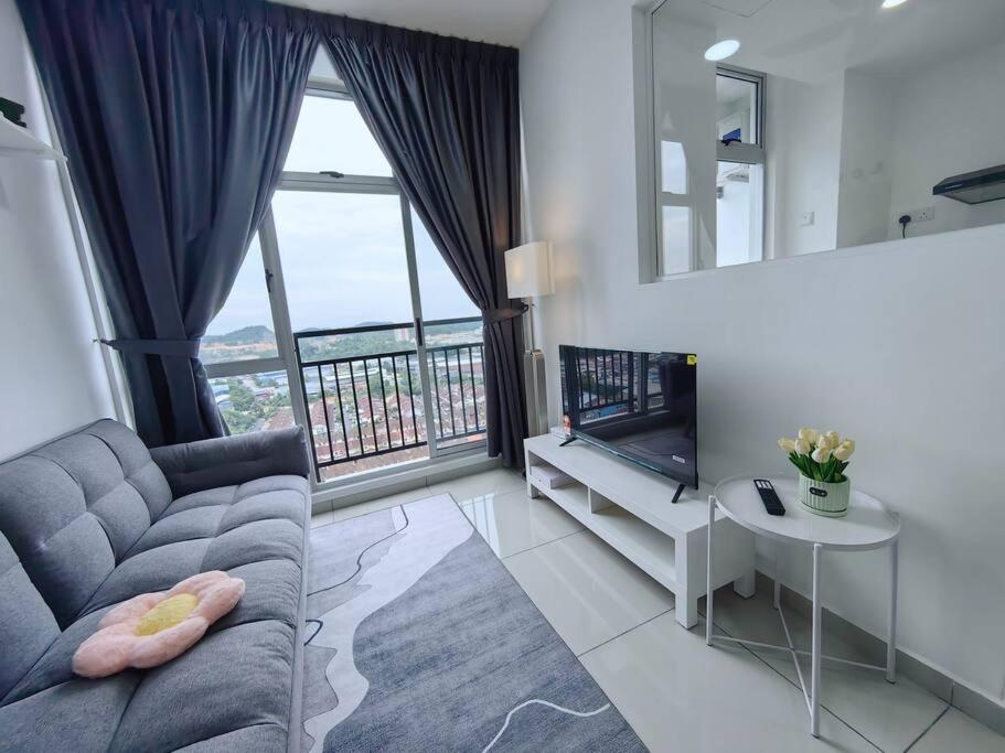 Midas Seri Alam 1BR, 1-4 pax - B&B